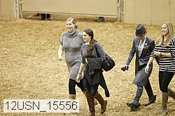 12usn_15556 thumbnail