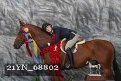 21YN_68802 thumbnail